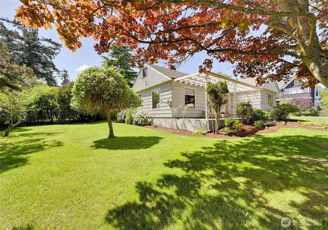 Photo 3 of Single family home for sale at 1635 Madison, Port Townsend, WA 98368 | MLS# NWM2521840 | Listing updated on 2026-09-30