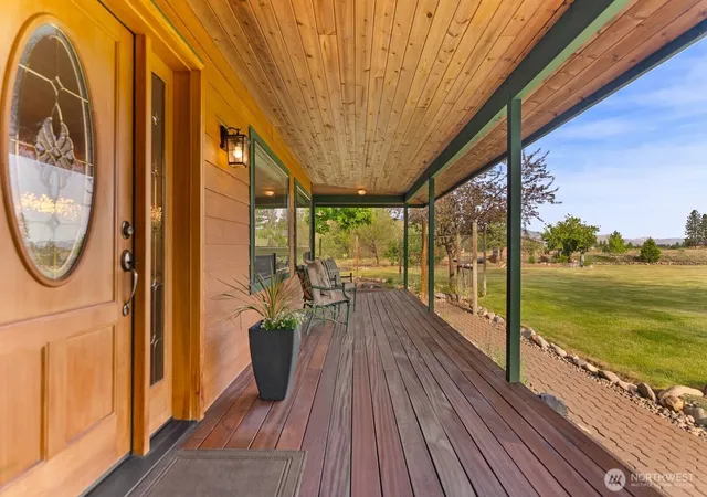 Photo 2 of Single family home for sale at 19 Mariposa Ln, Winthrop, WA 98862 | MLS# NWM2521855 | Listing updated on 2026-10-18