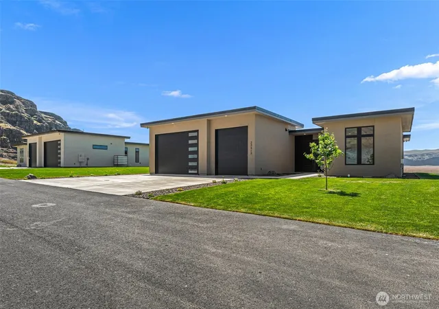 Photo 4 of Single family home for sale at 23413 NW Cliff View Dr, Quincy, WA 98848 | MLS# NWM2521871 | Listing updated on 2026-09-25