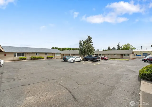 Photo 3 of House for sale at 1011 1013 1015 South 48th Ave, Yakima, WA 98908 | MLS# NWM2521913 | Listing updated on 2026-09-21