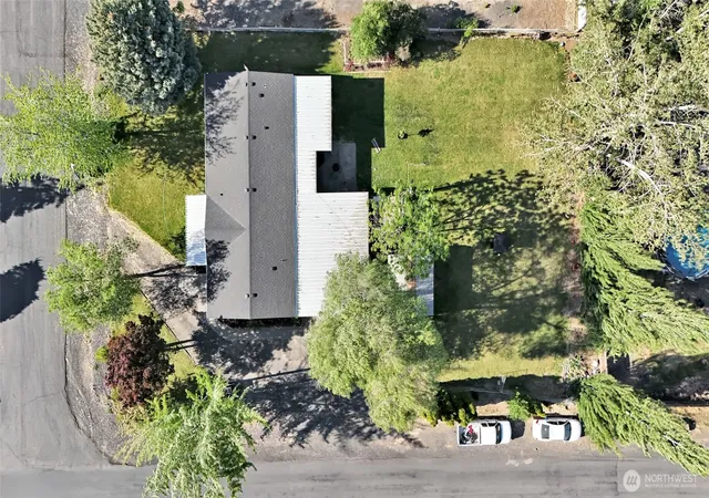 Photo 3 of Manufactured home for sale at 4379 Jackie Dr Ne, Moses Lake, WA 98837 | MLS# NWM2521941 | Listing updated on 2026-09-21