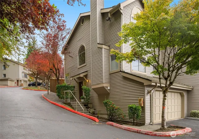 Photo 3 of Townhouse for sale at 4139 178th Lane Se #1, Bellevue, WA 98008 | MLS# NWM2522002 | Listing updated on 2026-10-02