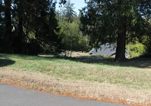 Photo 1 of Sale Pending at 2418 Crestridge Dr Nw, Olympia, WA 98502 | MLS# NWM2522024 | Listing updated on 2026-09-23
