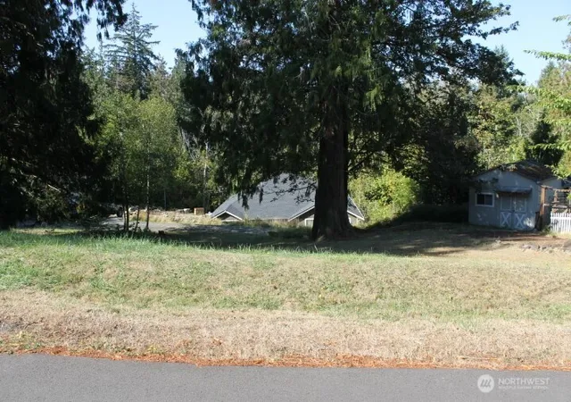 Photo 3 of Sale Pending at 2418 Crestridge Dr NW, Olympia, WA 98502 | MLS# NWM2522024 | Listing updated on 2026-09-23