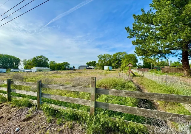 Photo 1 of Land for sale at 7566 Rainier Rd Ne, Moses Lake, WA 98837 | MLS# NWM2522105 | Listing updated on 2026-09-21