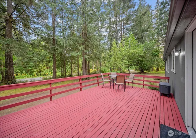 Photo 3 of Sale Pending at 21 E Burrows Ln, Shelton, WA 98584 | MLS# NWM2522121 | Listing updated on 2026-09-29