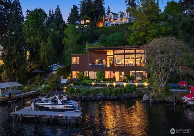 Photo 1 of Single family home for sale at 4041 W Mercer Way, Mercer Island, WA 98040 | MLS# NWM2522184 | Listing updated on 2026-09-21