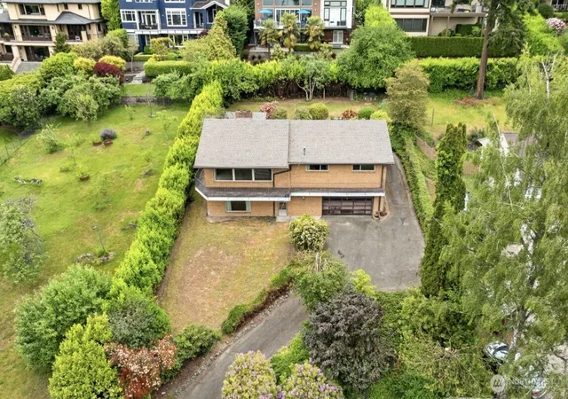 Photo 1 of Single family home for sale at 9510 Lake Washington Blvd Ne, Bellevue, WA 98004 | MLS# NWM2522239 | Listing updated on 2026-09-21