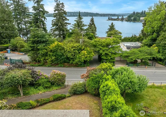 Photo 3 of Single family home for sale at 9510 Lake Washington Blvd Ne, Bellevue, WA 98004 | MLS# NWM2522239 | Listing updated on 2026-09-21