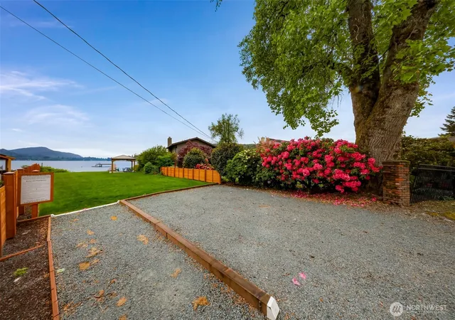 Photo 4 of Manufactured home for sale at 921 Autumn Ln #221, Bellingham, WA 98229 | MLS# NWM2522248 | Listing updated on 2026-09-21