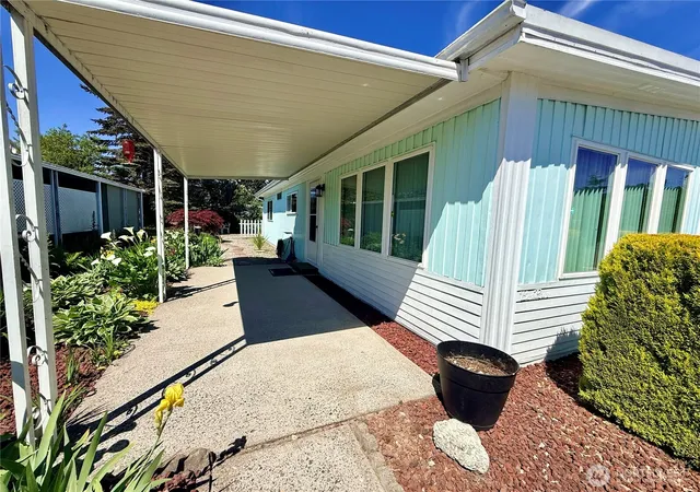 Photo 2 of Manufactured home for sale at 1410 Alonda Ln Ne, Olympia, WA 98516 | MLS# NWM2522267 | Listing updated on 2026-09-17