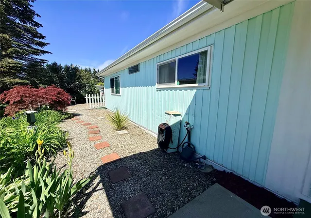 Photo 3 of Manufactured home for sale at 1410 Alonda Ln Ne, Olympia, WA 98516 | MLS# NWM2522267 | Listing updated on 2026-09-17