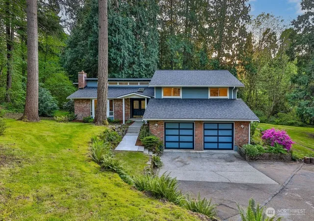 Photo 3 of Single family home for sale at 3733 221st Avenue Se, Sammamish, WA 98075 | MLS# NWM2522281 | Listing updated on 2026-09-21