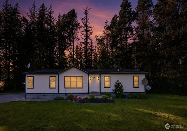 Photo 1 of Manufactured home for sale at 7928 Portal Way, Custer, WA 98240 | MLS# NWM2522299 | Listing updated on 2026-09-21