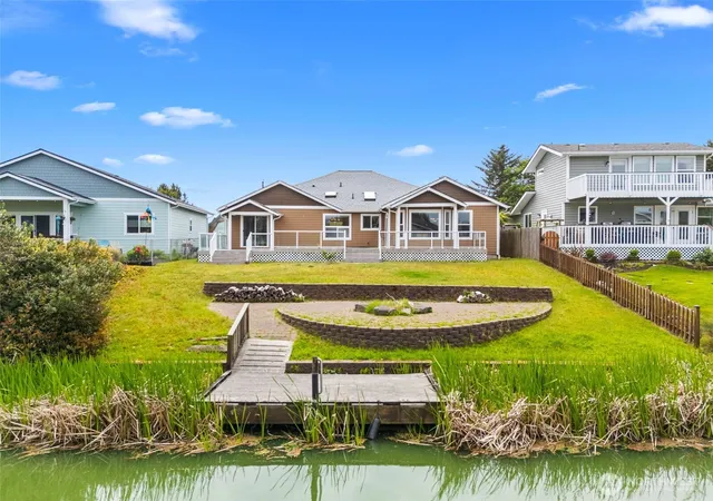 Photo 2 of Single family home for sale at 316 Cockle St Sw, Ocean Shores, WA 98569 | MLS# NWM2522338 | Listing updated on 2026-09-21