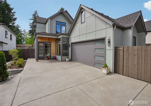 Photo 2 of Sale Pending at 10706 Se 13th Circle, Vancouver, WA 98664 | MLS# NWM2522350 | Listing updated on 2026-09-23