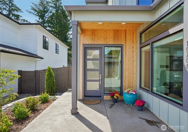 Photo 3 of Sale Pending at 10706 Se 13th Circle, Vancouver, WA 98664 | MLS# NWM2522350 | Listing updated on 2026-09-23