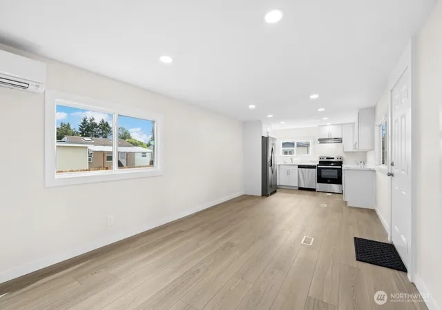 Photo 3 of Manufactured home for sale at 12200 Stone Ave N #38, Seattle, WA 98133 | MLS# NWM2522442 | Listing updated on 2026-09-21