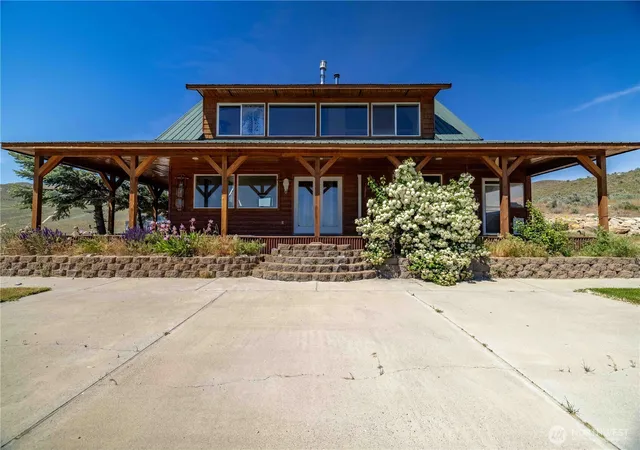 Photo 2 of Single family home for sale at 476 Bill Shaw Rd, Pateros, WA 98846 | MLS# NWM2522464 | Listing updated on 2026-09-22