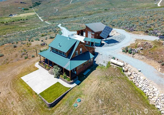 Photo 4 of Single family home for sale at 476 Bill Shaw Rd, Pateros, WA 98846 | MLS# NWM2522464 | Listing updated on 2026-09-22