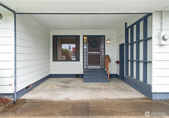 Photo 3 of Single family home for sale at 106 Jefferson St, South Bend, WA 98586 | MLS# NWM2522470 | Listing updated on 2026-09-21
