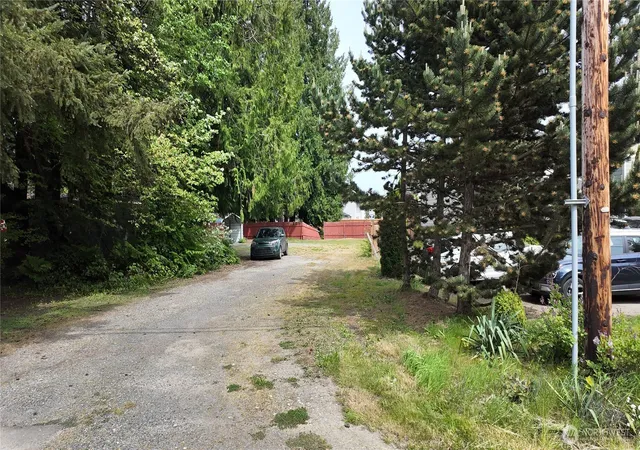 Photo 3 of Sale Pending at 18621 Smokey Point Blvd, Arlington, WA 98223 | MLS# NWM2522476 | Listing updated on 2026-09-25