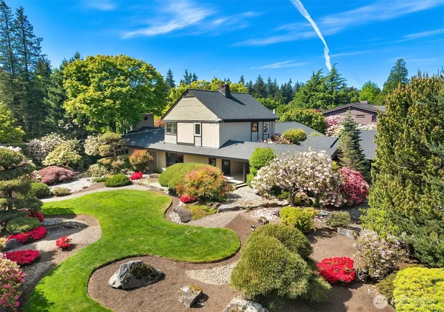 Photo 1 of Sale Pending at 7720 Ne 8th Street, Medina, WA 98039 | MLS# NWM2522516 | Listing updated on 2026-09-25