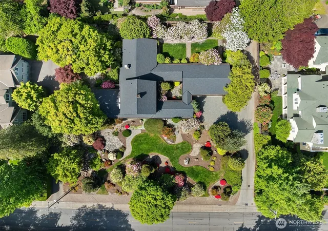 Photo 2 of Sale Pending at 7720 Ne 8th Street, Medina, WA 98039 | MLS# NWM2522516 | Listing updated on 2026-09-25