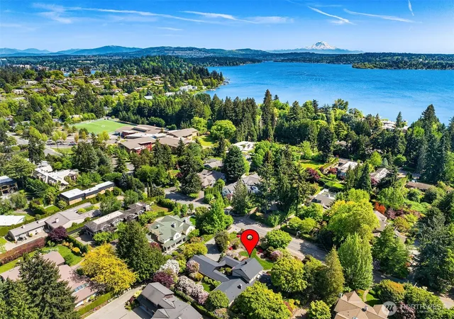 Photo 3 of Sale Pending at 7720 Ne 8th Street, Medina, WA 98039 | MLS# NWM2522516 | Listing updated on 2026-09-25
