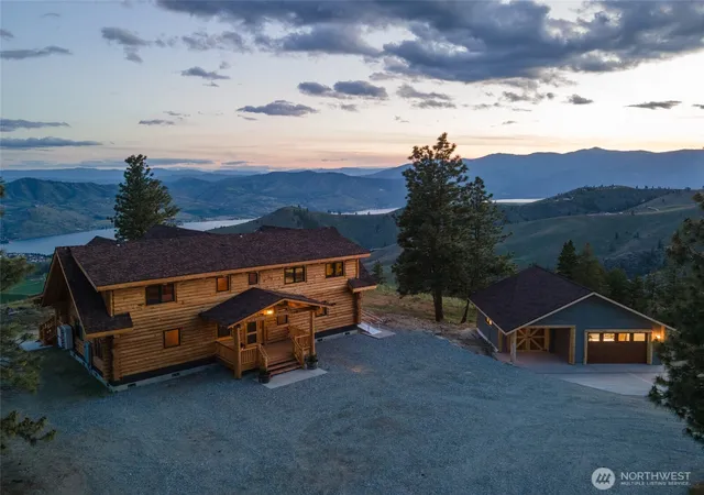 Photo 2 of Single family home for sale at 1831 Cottontail Ln, Chelan, WA 98816 | MLS# NWM2522528 | Listing updated on 2026-09-17