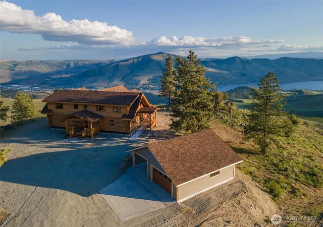 Photo 4 of Single family home for sale at 1831 Cottontail Ln, Chelan, WA 98816 | MLS# NWM2522528 | Listing updated on 2026-09-17