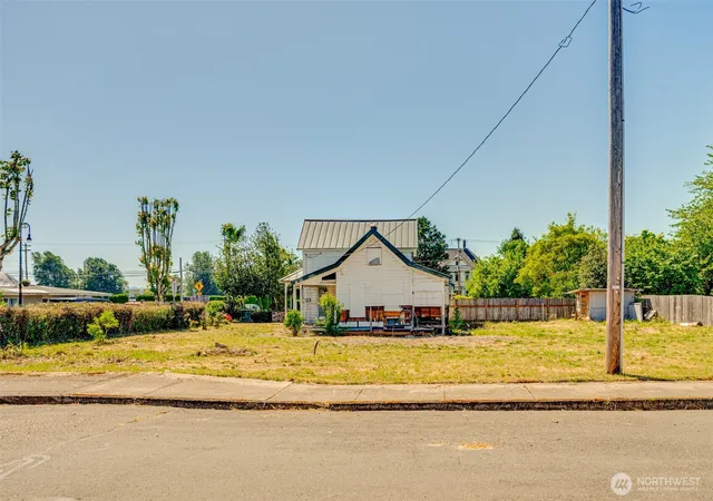 Photo 2 of Sale Pending at 512 Davidson Ave, Woodland, WA 98674 | MLS# NWM2522546 | Listing updated on 2026-09-25