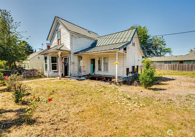 Photo 3 of Sale Pending at 512 Davidson Ave, Woodland, WA 98674 | MLS# NWM2522546 | Listing updated on 2026-09-25