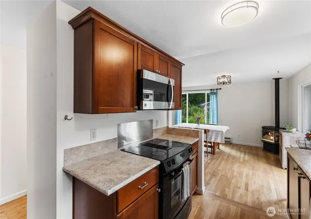 Photo 4 of Sale Pending at 61 Anderson St, Port Hadlock, WA 98339 | MLS# NWM2522560 | Listing updated on 2026-10-01