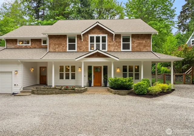 Photo 2 of Single family home for sale at 6963 Ne Hidden Cvs Rd, Bainbridge Island, WA 98110 | MLS# NWM2522567 | Listing updated on 2026-10-01