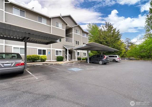Photo 3 of Condo for sale at 1640 Sw Mulberry Pl #C203, Oak Harbor, WA 98277 | MLS# NWM2522572 | Listing updated on 2026-09-21
