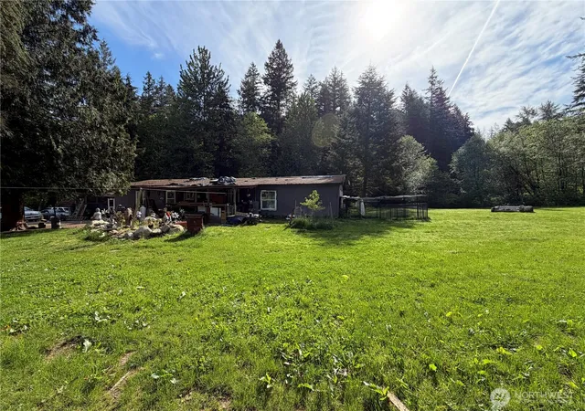 Photo 4 of Sale Pending at 15607 NE Kelly Rd, Duvall, WA 98019 | MLS# NWM2522593 | Listing updated on 2026-09-25