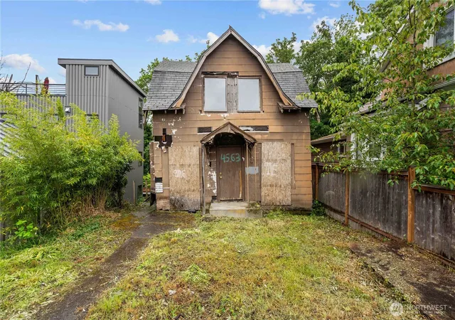 Photo 3 of Single family home for sale at 4563 33rd Avenue S, Seattle, WA 98118 | MLS# NWM2522618 | Listing updated on 2026-09-23