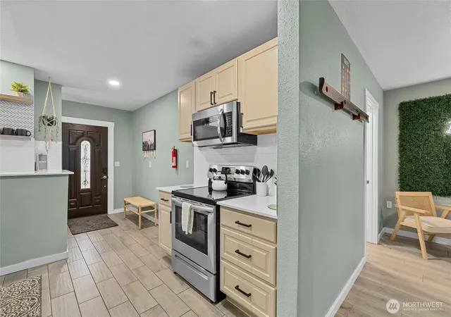 Photo 3 of Condo for sale at 417 W 2nd Street, Cle Elum, WA 98922 | MLS# NWM2522630 | Listing updated on 2026-10-01