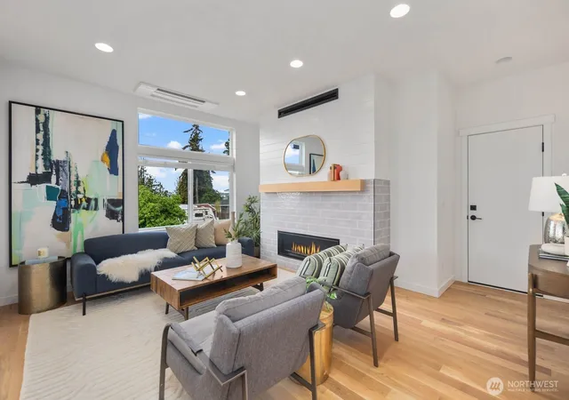 Photo 3 of Townhouse for sale at 6103 S Norfolk St, Seattle, WA 98118 | MLS# NWM2522637 | Listing updated on 2026-09-21