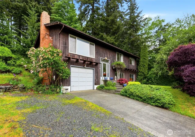 Photo 1 of Sale Pending at 619 Willow Rd, Bellingham, WA 98225 | MLS# NWM2522643 | Listing updated on 2026-09-24