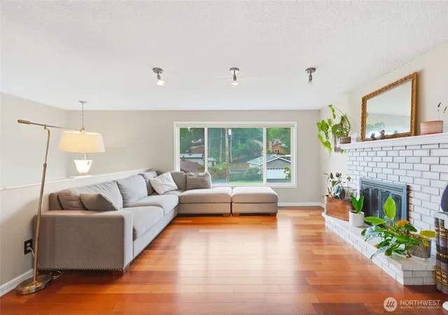 Photo 3 of Sale Pending at 619 Willow Rd, Bellingham, WA 98225 | MLS# NWM2522643 | Listing updated on 2026-09-24