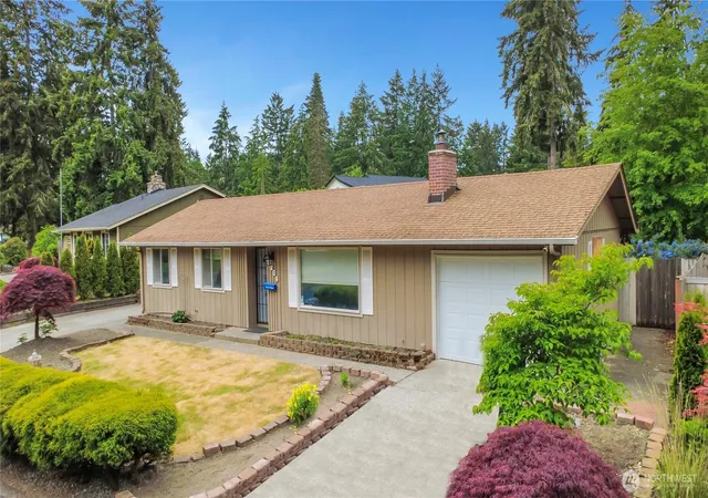 Photo 2 of Single family home for sale at 9209 Deers Tongue Cir W, University Place, WA 98467 | MLS# NWM2522663 | Listing updated on 2026-09-19