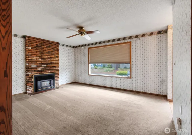 Photo 3 of Single family home for sale at 9209 Deers Tongue Cir W, University Place, WA 98467 | MLS# NWM2522663 | Listing updated on 2026-09-19
