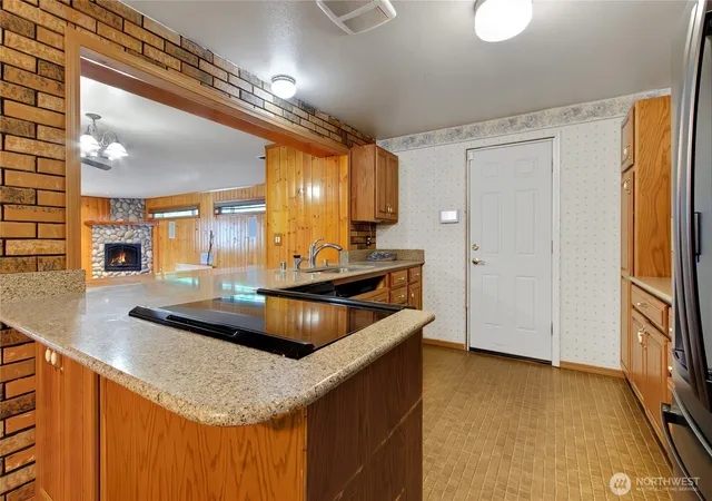 Photo 4 of Single family home for sale at 9209 Deers Tongue Cir W, University Place, WA 98467 | MLS# NWM2522663 | Listing updated on 2026-09-19