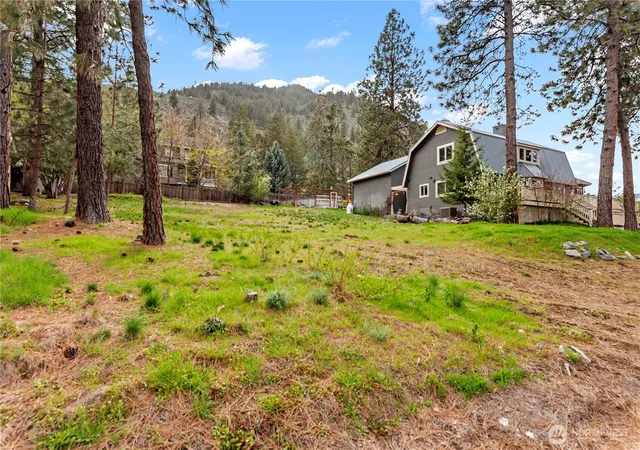 Photo 2 of Land for sale at 0 Lakeview Pl, Chelan, WA 98816 | MLS# NWM2522712 | Listing updated on 2026-09-21