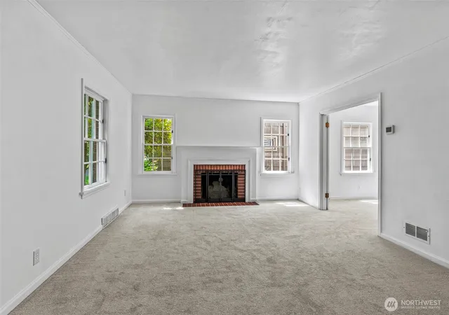 Photo 3 of Single family home for sale at 2809 Nichols Blvd, Longview, WA 98632 | MLS# NWM2522726 | Listing updated on 2026-09-21
