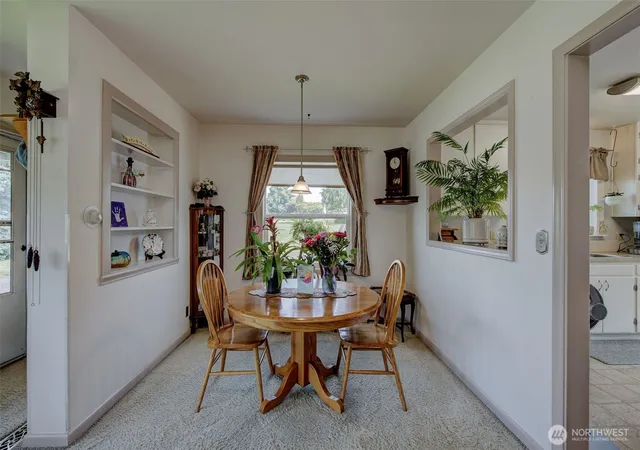 Photo 4 of Single family home for sale at 2901 Sunset Hwy, East Wenatchee, WA 98802 | MLS# NWM2522833 | Listing updated on 2026-09-21