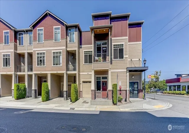Photo 1 of Townhouse for sale at 4020 Ne 3rd Place #B, Renton, WA 98056 | MLS# NWM2522911 | Listing updated on 2026-09-30