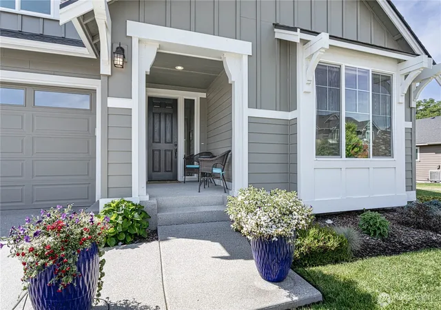 Photo 3 of Single family home for sale at 2028 Se Legacy Pl, East Wenatchee, WA 98802 | MLS# NWM2522946 | Listing updated on 2026-09-21